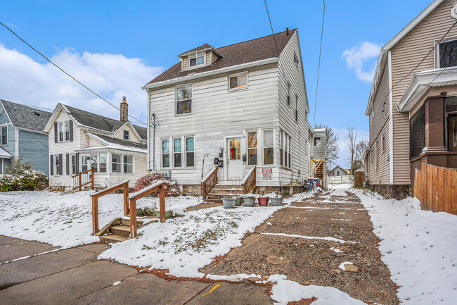 Building Photo - 27 Colfax St NE