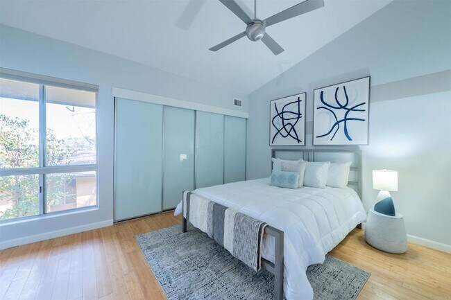 Building Photo - 1615 Hotel Cir S