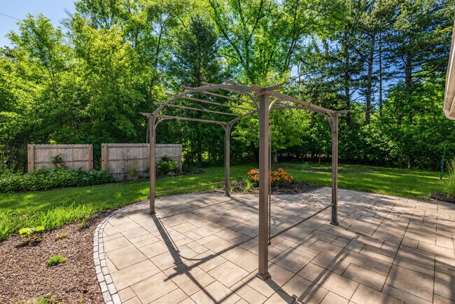 Building Photo - 9200 N Tennyson Dr