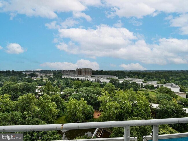 Building Photo - 10201 Grosvenor Pl