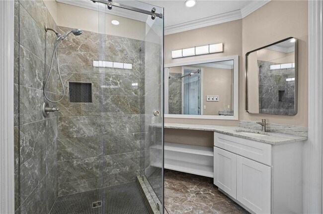 Building Photo - 6683 W Valley View Rd