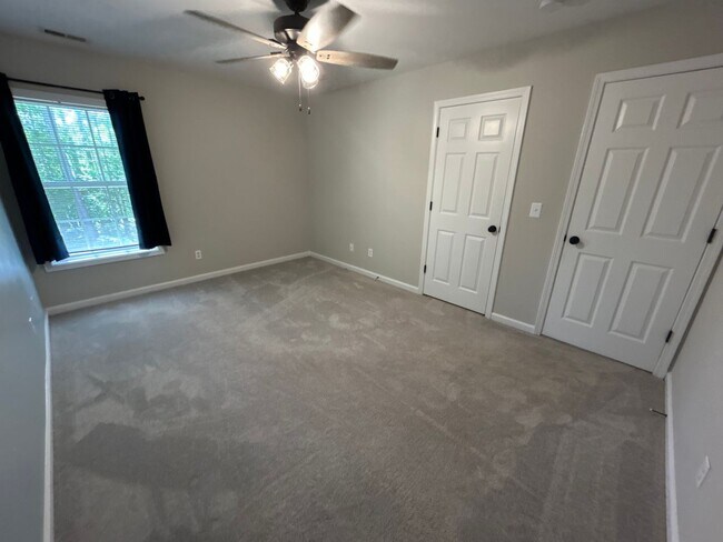 Building Photo - 4 Bedroom | 3 Bathroom Apex Home with Fenc...
