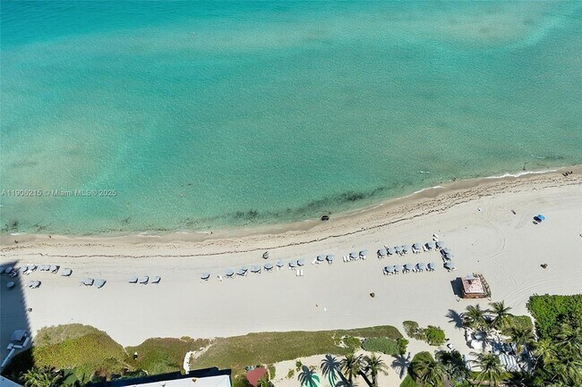 Building Photo - 16901 Collins Ave