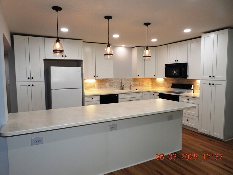 Building Photo - 5260 Crossbow Cir