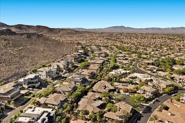 Building Photo - 514 Mandalay Ct