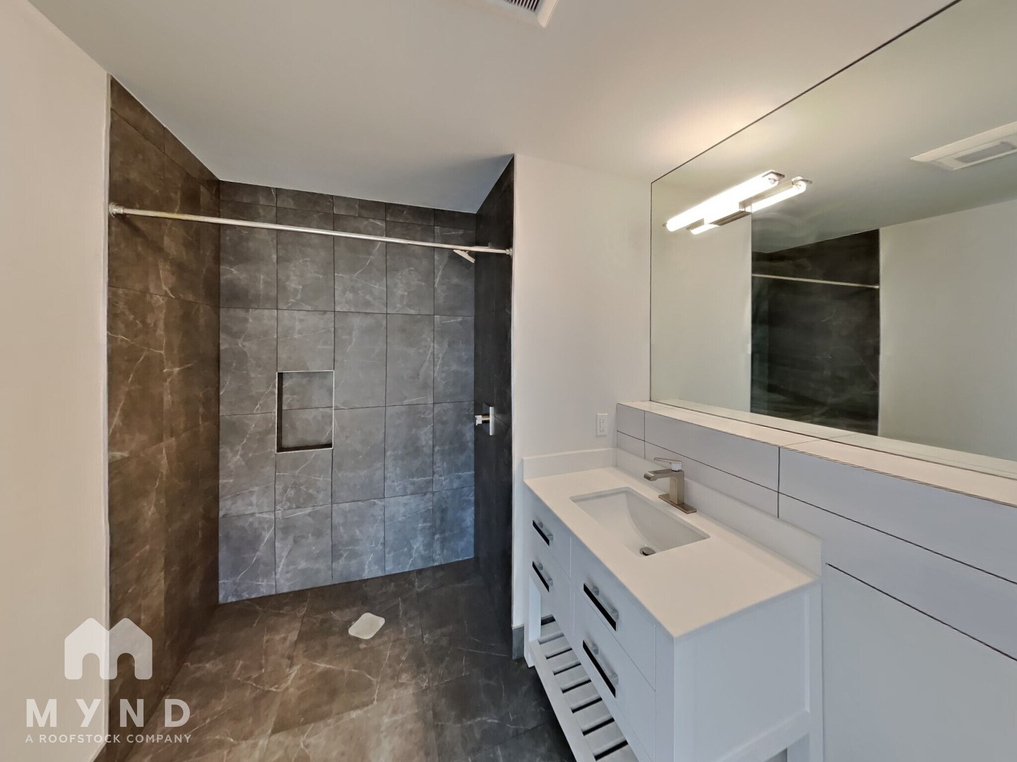 Building Photo - 3103 35th Ave