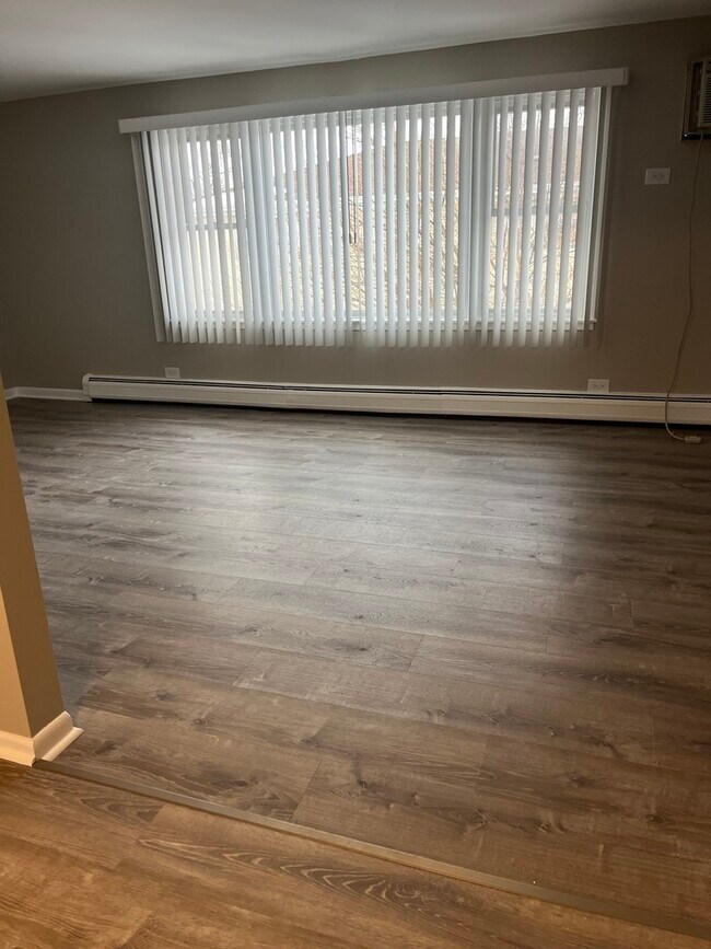 Building Photo - 7652 S Harlem Ave