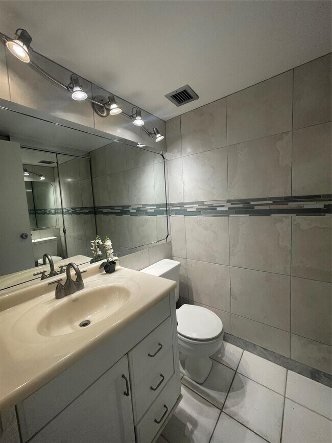 Building Photo - 1160 N Federal Hwy