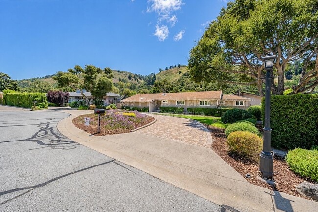 Building Photo - 10160 Sunstar Rd