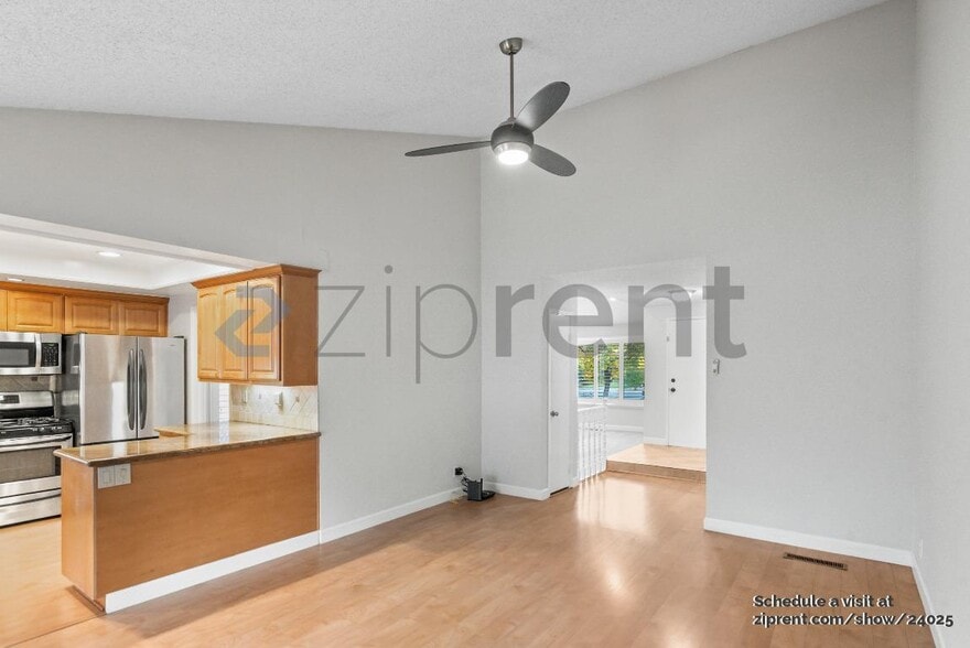 Building Photo - 5047 Pearl Ave