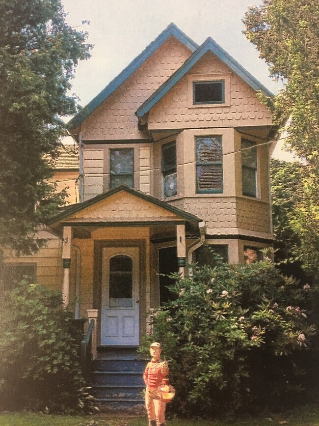 Building Photo - 1 1st St