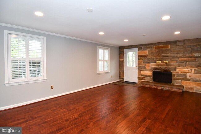 Building Photo - 4100 Dewmar Ct