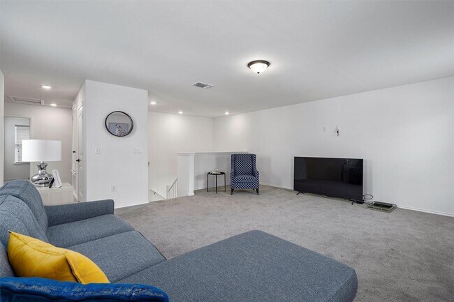 Building Photo - 2000 Prickly Pear Dr