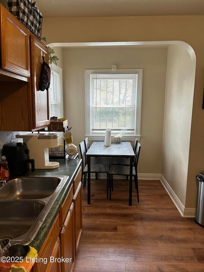 Building Photo - 741 S 39th St