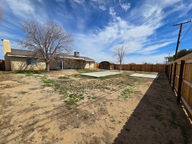 Building Photo - Beautifully Remodeled 3 Bedroom Home in California City!