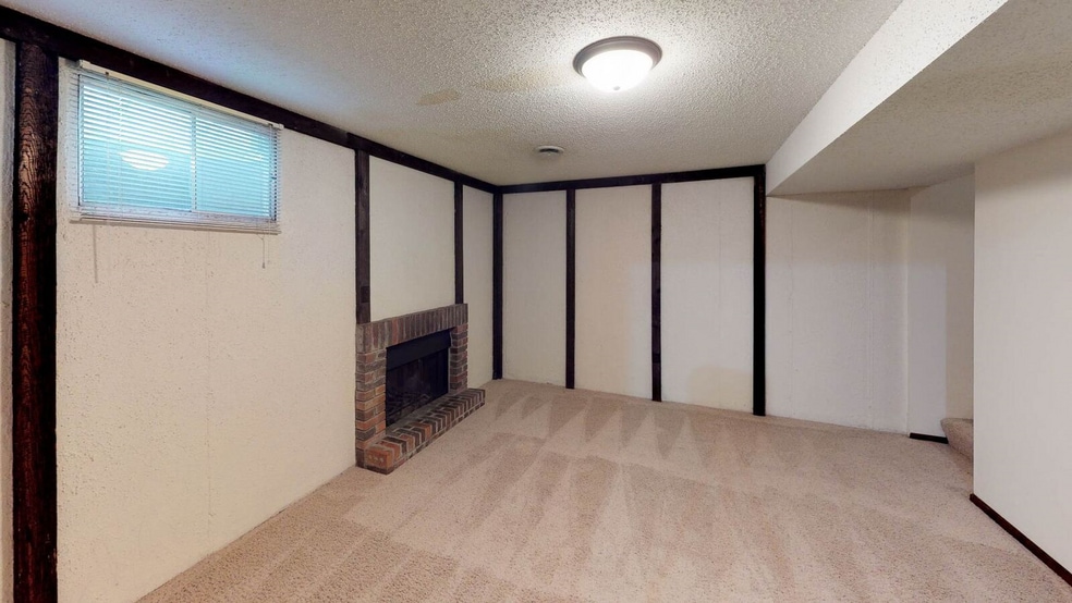 Building Photo - 811 Dondee Dr