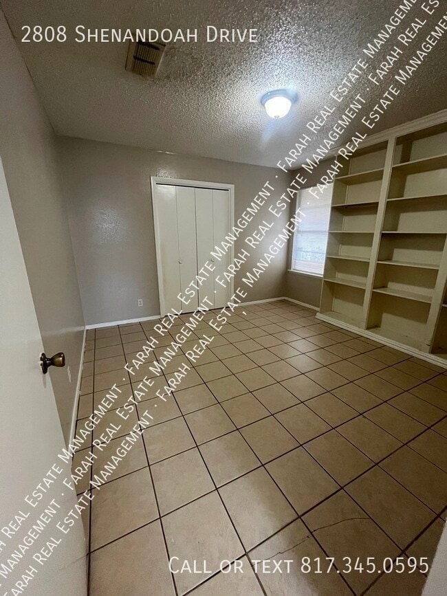 Building Photo - 2808 Shenandoah Dr