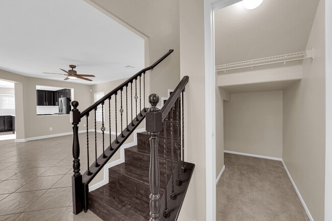 Building Photo - Beautiful 3-bedroom, 2.5-bathroom home loc...