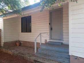 Building Photo - 2808 Windsor Rd