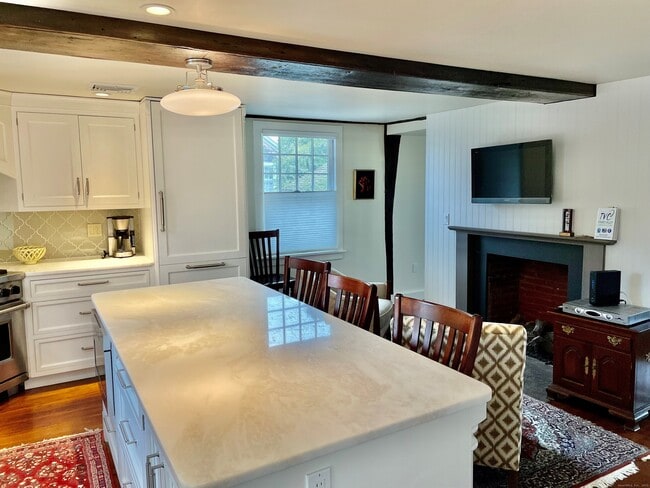 Building Photo - 36 Orchard St