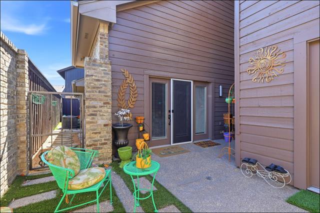 Building Photo - 5718 Over Downs Cir