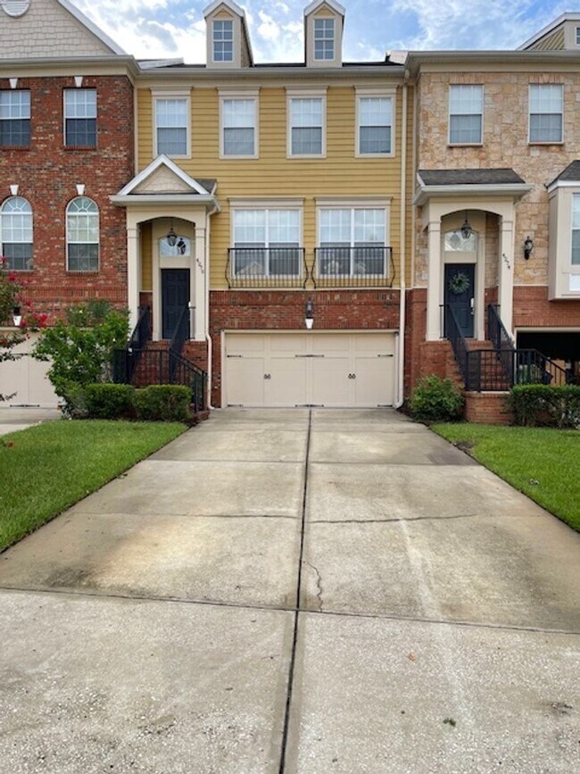 Building Photo - Midtowne