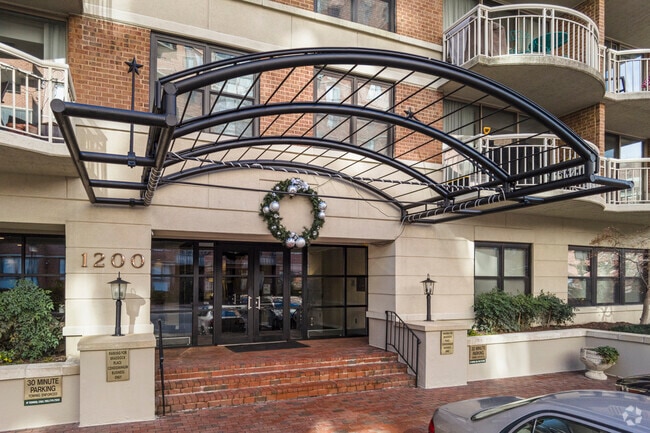 Building Photo - Braddock Place