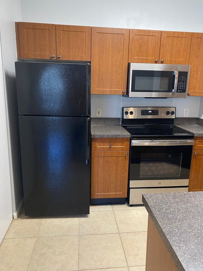 Building Photo - 2279 Portofino Pl