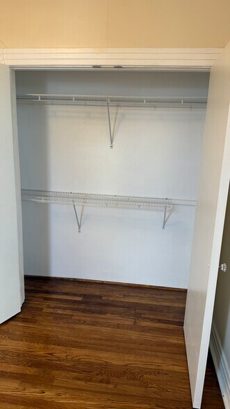 Building Photo - 5430 Hawthorne Pl