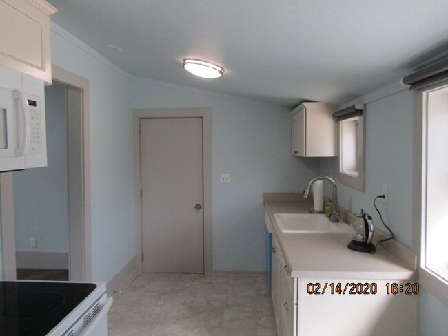 Building Photo - Newly Refurbished Jacksonville Cottage 1be...