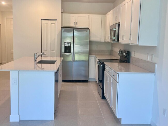 Building Photo - 4641 Meyerson Pl