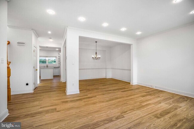 Building Photo - 43782 Brookline Terrace