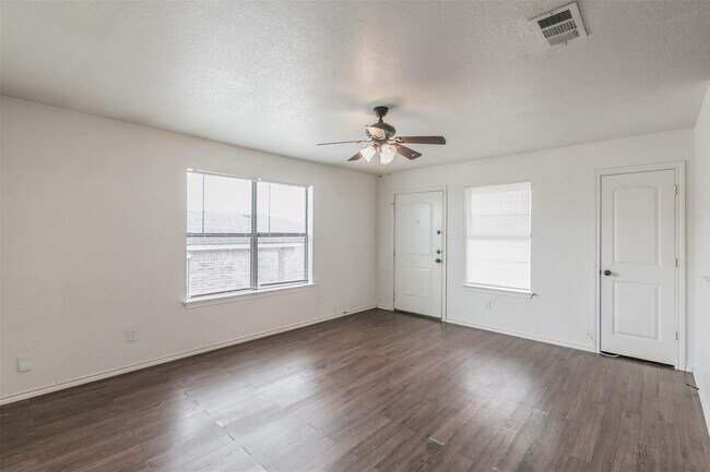 Building Photo - 8117-8119 Doreen Avenue