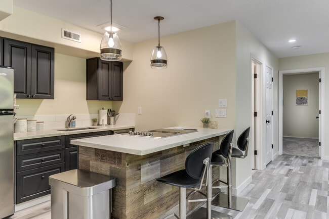 Building Photo - 19007 SW Chesapeake Dr