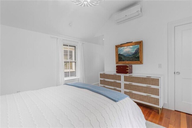 Building Photo - 46 Corne St