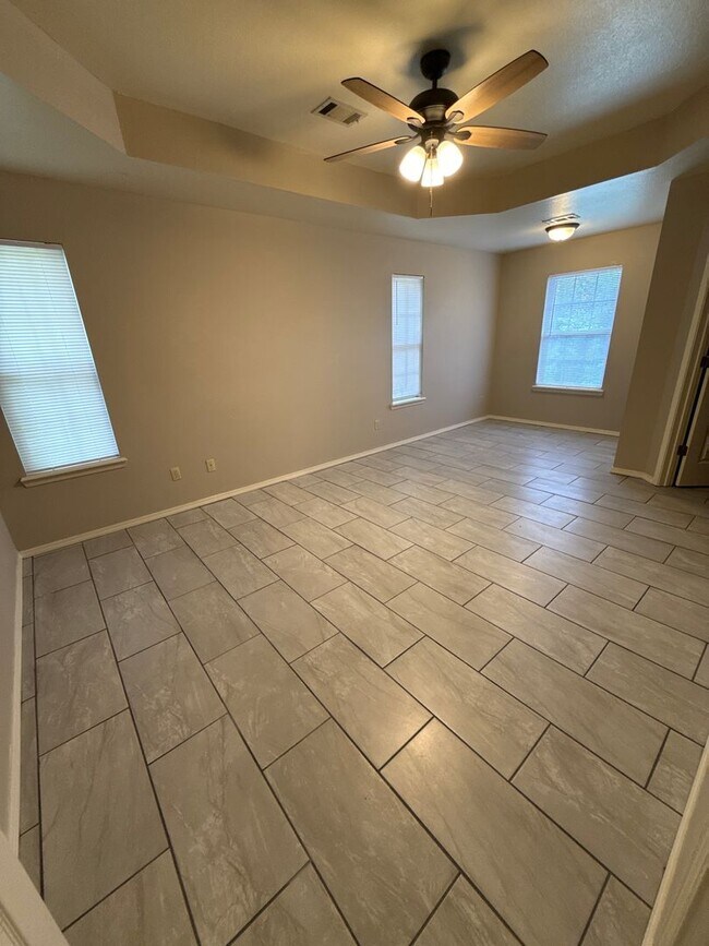 Building Photo - 1528 N 24th St