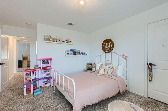 Building Photo - 213 Majestic Cedar Dr
