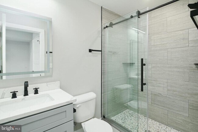 Building Photo - 411 W Hewson St