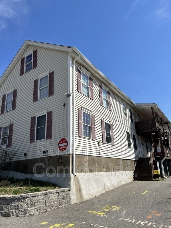 Building Photo - 6 Milton St