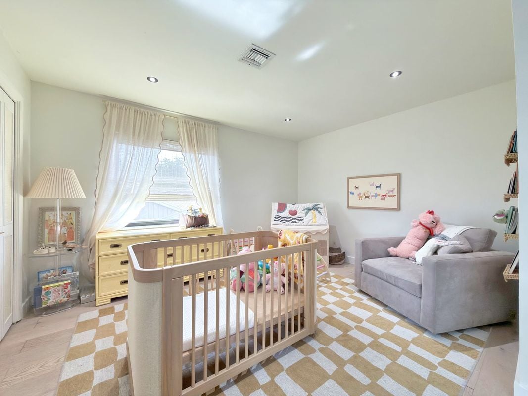 Building Photo - 760 Windtree Way