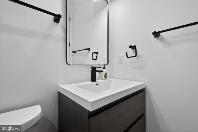 Building Photo - 1808 S St NW