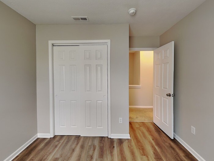 Building Photo - 1216 N Aberdeen Dr