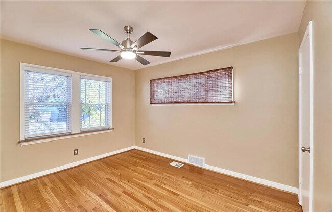 Building Photo - 1120 Terrace Dr