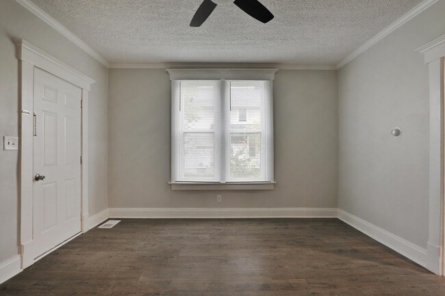 Building Photo - 628 E Whittier St