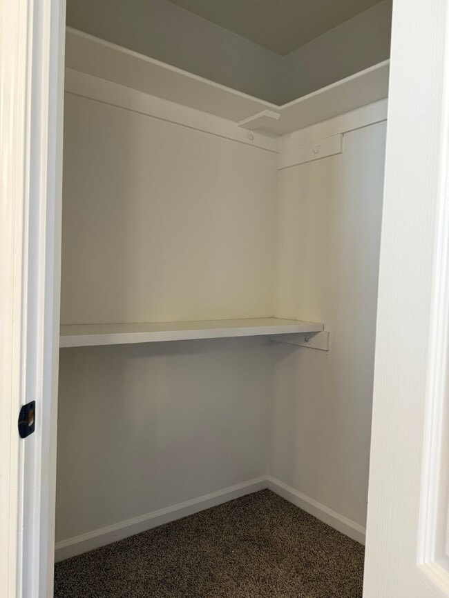 Building Photo - 338 Madison Village Dr