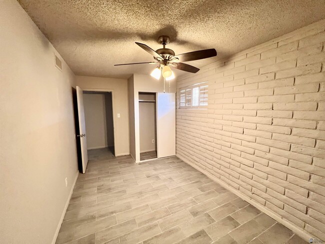 Building Photo - 2130 S 11th Ave
