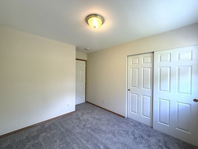 Building Photo - Newly Updated Lake Stevens Home - Avail 8/15!