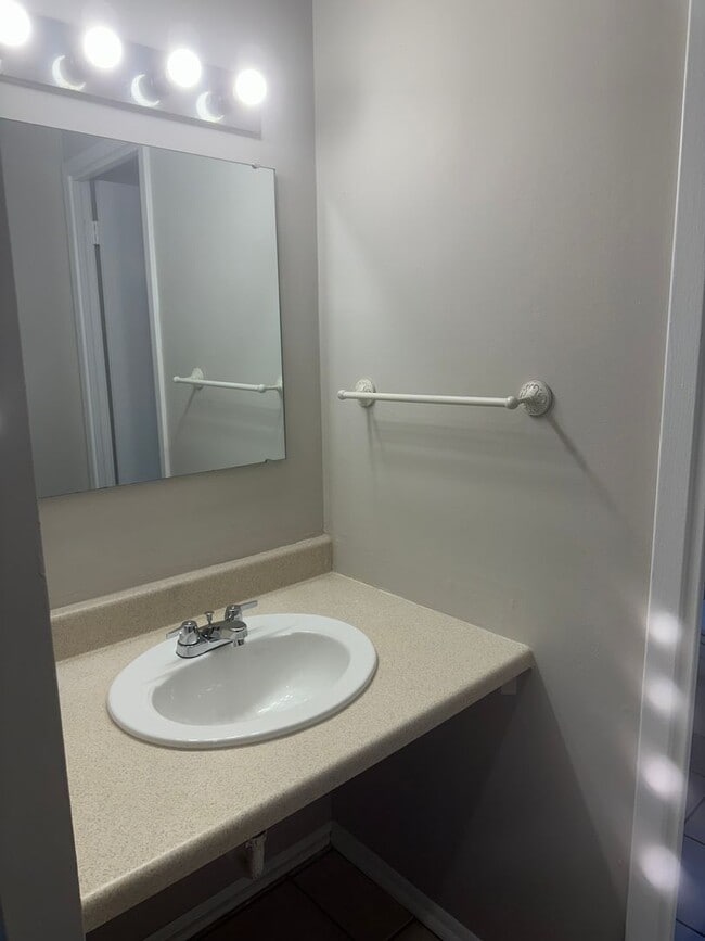 Building Photo - 3 Bedroom Single Family Home in Gahanna