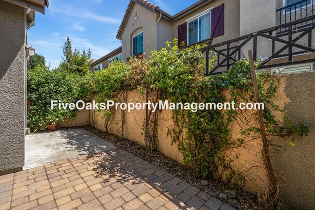 Building Photo - 101 Matisse Ln