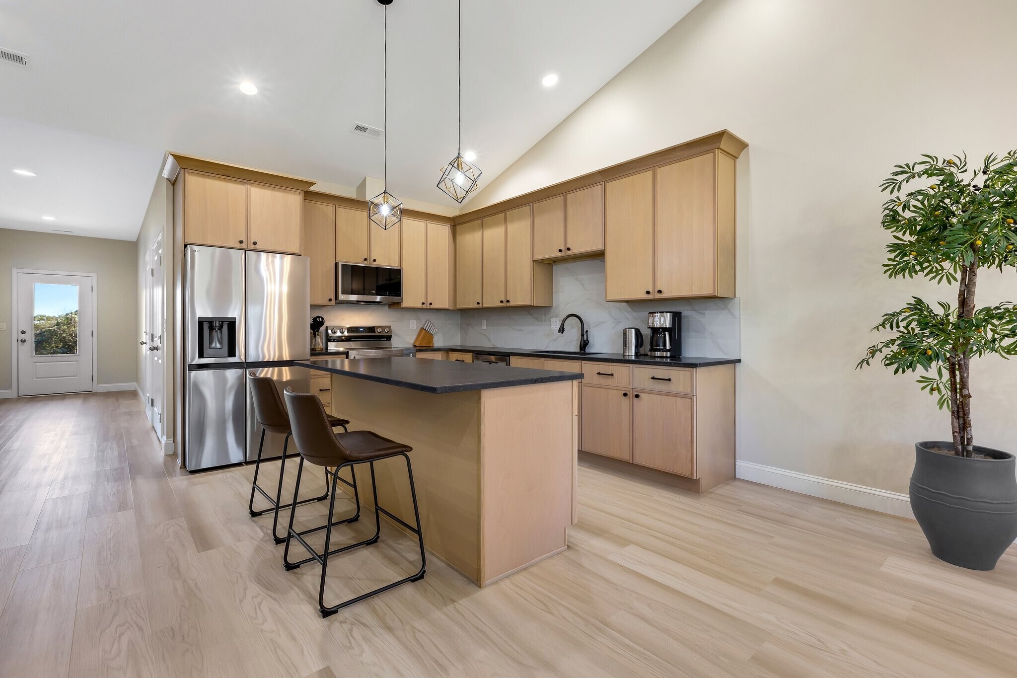 Building Photo - 190 Weaver Line